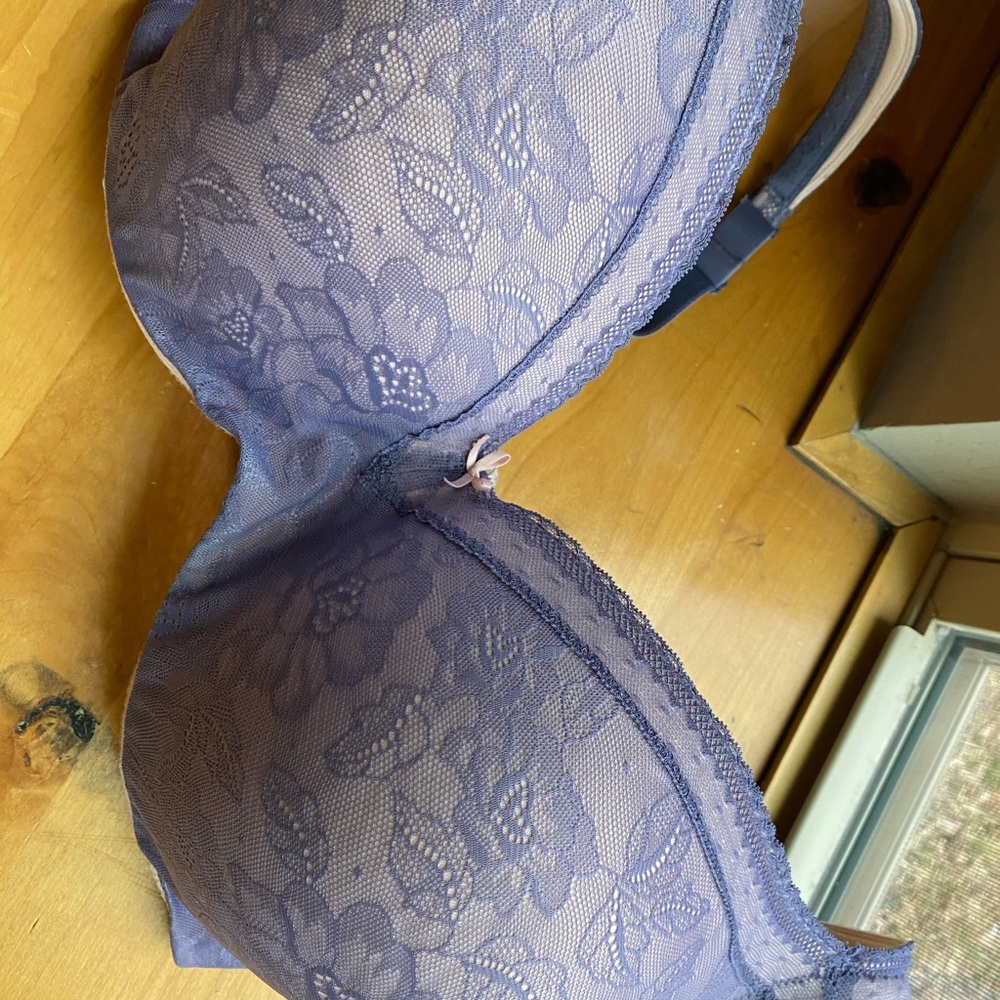 Bra size 40h. Well loved condition.  Still has some life in it.